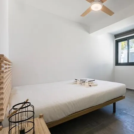 Top2stay Los Rosales Апартаменты *